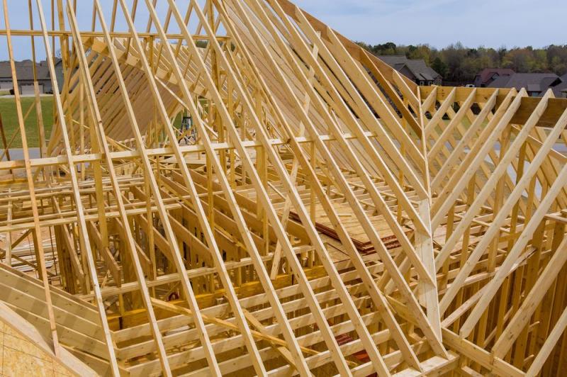 La sur&eacute;l&eacute;vation en charpente bois permet de cr&eacute;er un &eacute;tage suppl&eacute;mentaire sans agrandir l'emprise au sol